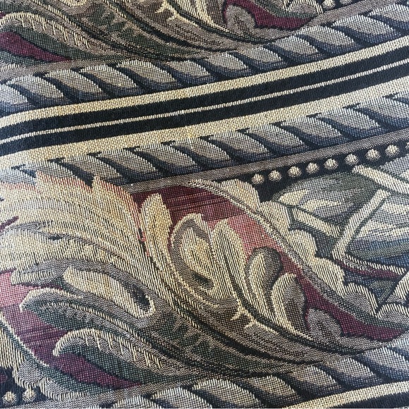 Woven Tapestry Acanthus Leaf Motif Table Runner with Tassels 70 x 14 Inches - Picture 11 of 13